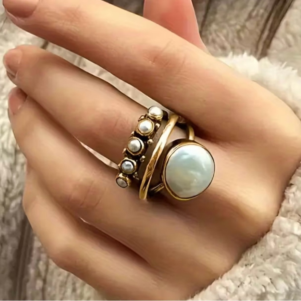 Elegant Gold and Pearl Ring Set - Picture 2 of 2